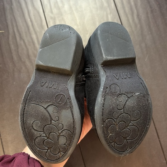 Mini Mia toddler girl star black suede booties size 7 GUC - Picture 3 of 4